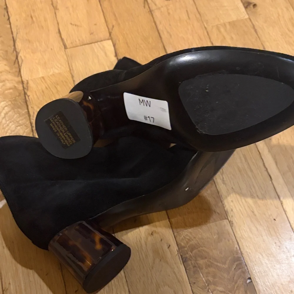 “AGL Italian Suede Blk Booties – Luxe Gold Zippers – Elevated Wardrobe Staple” - Picture 5 of 5